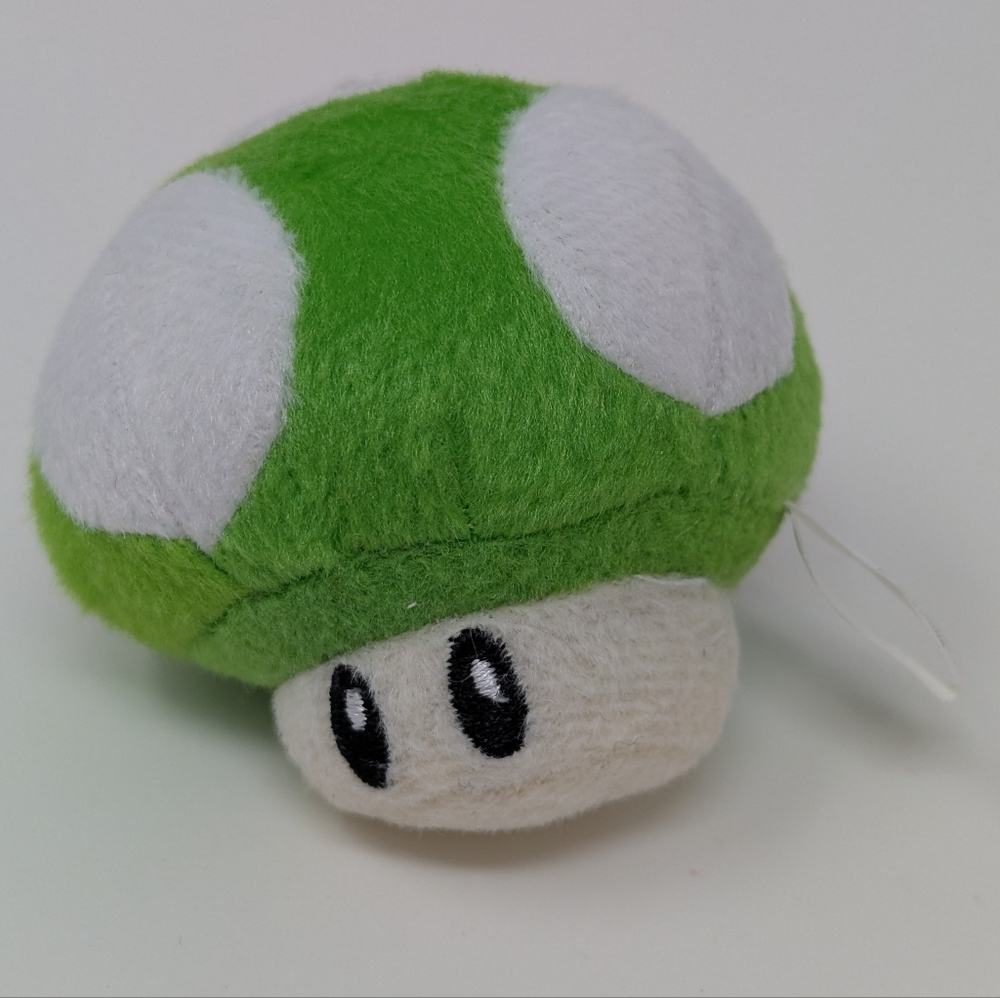 Banpresto Super Mario Mushroom Keychain Green Nintendo